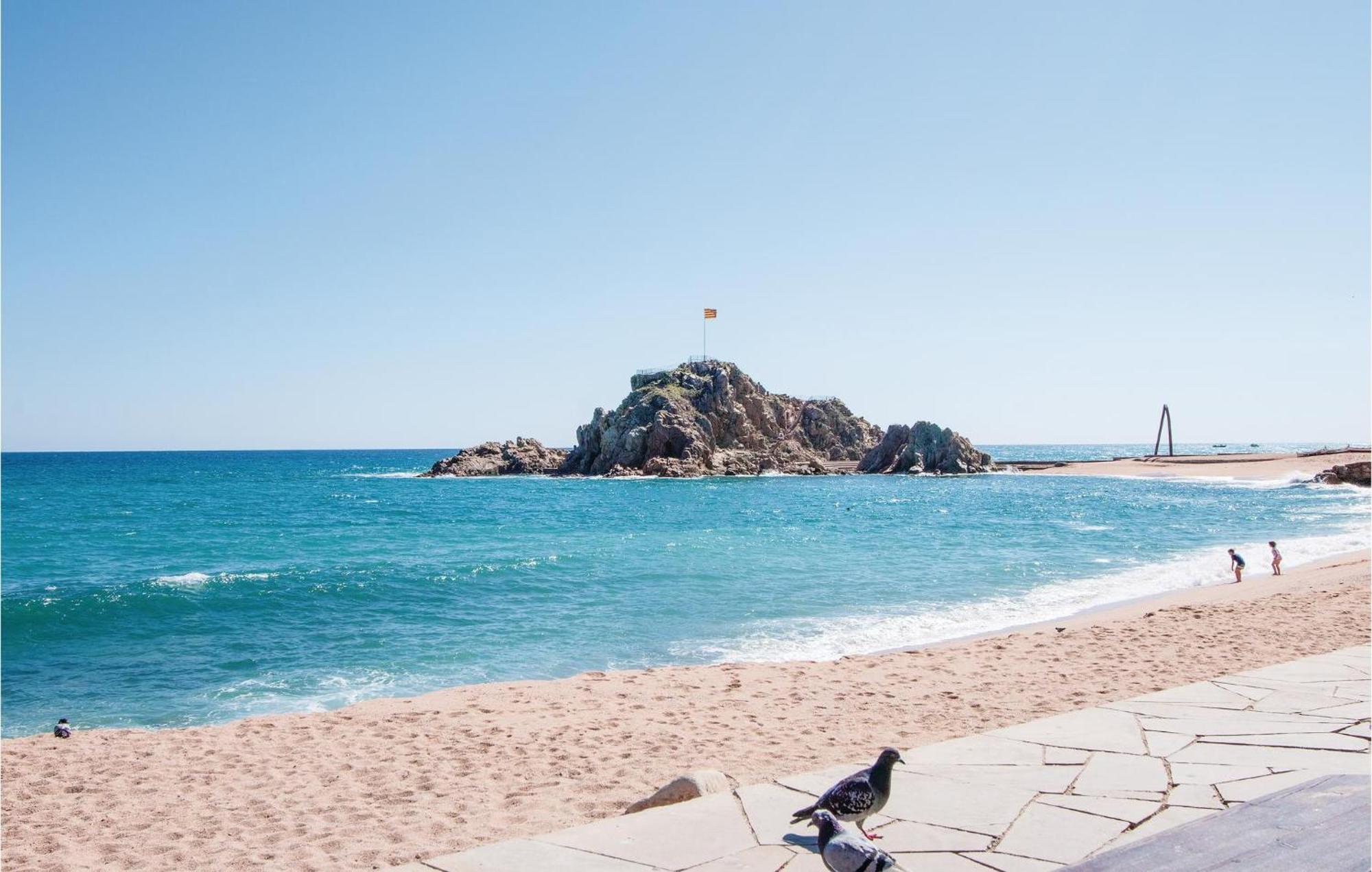 2 Bedroom Cozy Apartment In Blanes Εξωτερικό φωτογραφία